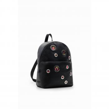 Mochila Titanica en negro con ollados metálicos