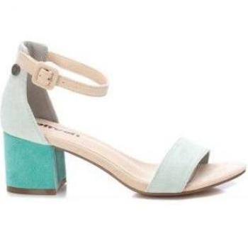 Refresh Sandalias para mujer en color beige con detalle de hebilla