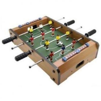 Futbolín de mesa con acabado en madera