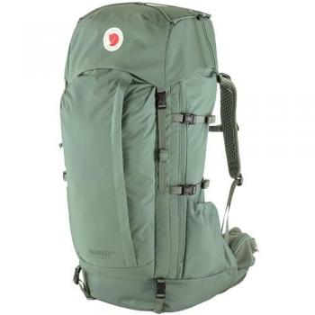 Mochila Fjällräven Abisko Friluft 45L S/M verde patina, capacidad de 45 litros, diseño ergonómico, sistema de suspensión ajustable, fabricada en material resistente al agua y duradero