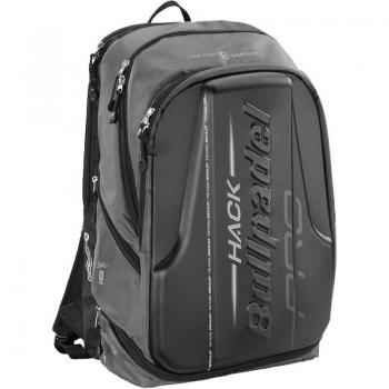 Mochila Bullpadel Bpm 22001 Hack Negro, mochila de pádel, color negro, diseño moderno, compartimento principal espacioso, bolsillo frontal con cremallera, correas ajustables y acolchadas, material resistente al