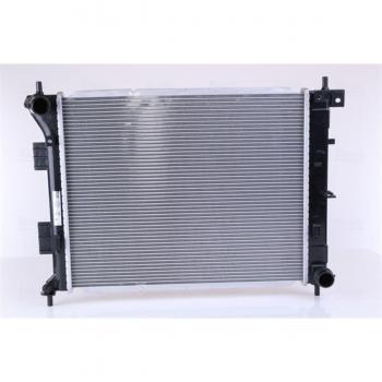 Radiador NISSENS 67607 para refrigeración del motor, compatible con diversos modelos de vehículos, fabricado con materiales de alta calidad para una eficiente disipación del calor y durabilidad