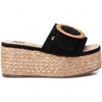 Sandalia de mujer Xti 142696 beige con cuña de 6cm y pala ancha