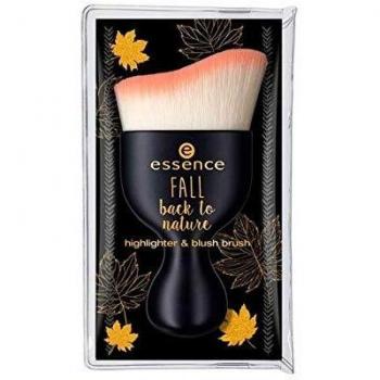 ESSENCE FALL BACK TO NATURE BROCHA PARA ILUMINADOR Y COLORETE
