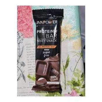 Barrita proteica de chocolate InnPower con un 32% de proteína y barquillo - Paquete de 24 unidades