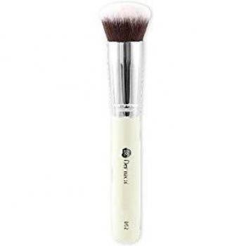 Foundation & Powder Brush D52