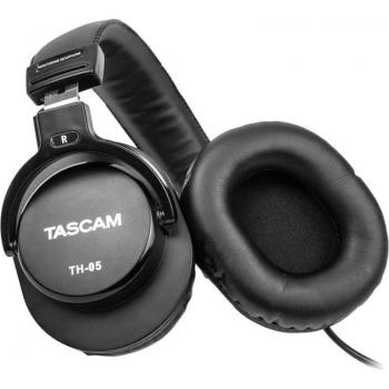 TASCAM TH-05 Closed-Back Circumaural Monitoring Headphones