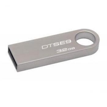 Kingston DataTraveler SE9 32GB USB 2.0 Flash Drive - Metal Casing