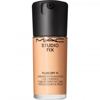 MAC Cosmetics Studio Fix Fluid SPF 15 24HR Matte Foundation + Oil Control - Shade NC18 - 30 ml