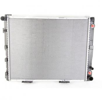 Radiador NISSENS 62762A para refrigeración del motor, compatible con vehículos específicos, fabricado con materiales de alta calidad, diseño eficiente para un óptimo rendimiento térmico y durabilidad