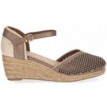 Chika10 Sandalias Ursula 10 Taupe de Mujer con Cuña y Cierre de Hebilla