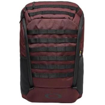 Mochila Oakley Urban Path RC 25L color rojo oscuro negro, reciclada, capacidad de 25 litros, talla única