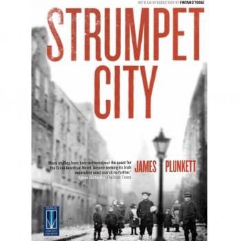Libro Strumpet City - Novela histórica, autor James Plunkett, ambientada en Dublín durante la Gran Depresión, publicada originalmente en 1969, con una narrativa rica y personajes memorables que exploran la vida urbana y