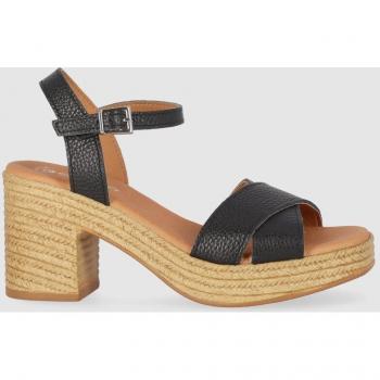 Sandalias de Piel St Aura 5466 negro Chika10 - Sandalias de plataforma para mujer diseñadas en piel con cierre con hebilla