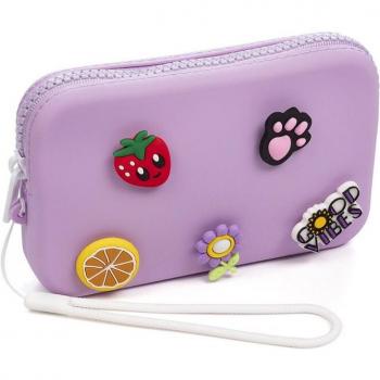 Monedero Villaverla con asa flexible y charms decorativos