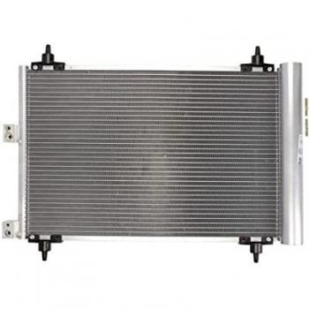 Condensador de aire acondicionado Nissens 94870, compatible con sistemas de aire acondicionado, diseñado para optimizar el rendimiento y la eficiencia del sistema de refrigeración