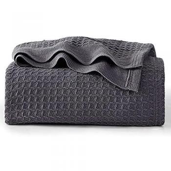 Bedsure Manta para Sofa Verano Algodón 100% - Plaid para Sofá Grande de Waffle 150x200 cm, Manta Multiuso para Cama 90 y Cubresofa, Gris Oscuro