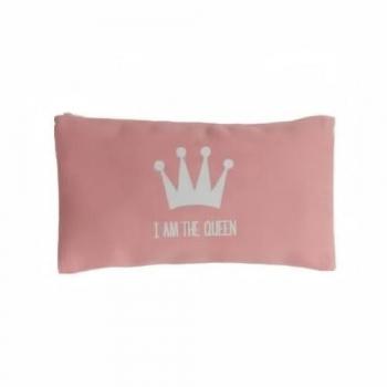 Neceser Portalápices Corona Rosa - Neceser de diseño color rosa con estampado de corona, ideal para guardar lápices y útiles escolares, fabricado en material resistente y fácil de limpiar, con cierre seguro y tamaño compacto para llevar en mochilas