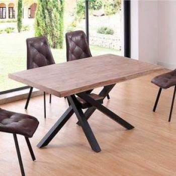 Mesa de comedor Xena Fit 150 con diseño de patas cruzadas y tapa irregular en roble honey/negro, medidas 76x150x90 cm
