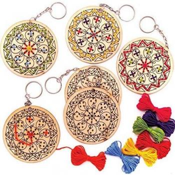 Baker Ross Kits Llaveros de madera Punto de cruz Rangoli