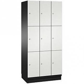 Armario de compartimentos bajo llave Cambio C+P, 3 puertas, negro gris y blanco puro, con puertas de chapa de acero, ancho 900 mm, 9 compartimentos