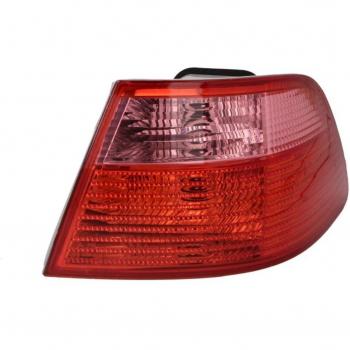 Luz trasera MAGNETI MARELLI 712415051110 con características de alta visibilidad, diseño aerodinámico, resistencia a condiciones climáticas adversas y fácil instalación