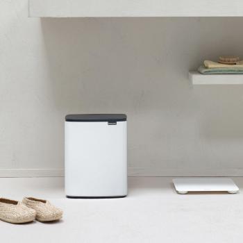 Papelera Brabantia Bo 12L - Blanca, Elegante y Práctica, Tapa de Apertura Fácil, Cierre Suave, Higiénica, Ahorra Espacio, Asa para Transportar