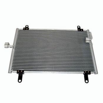 Condensador de aire acondicionado Nissens 94700 - Alta eficiencia, fácil instalación, compatible con múltiples modelos de vehículos, fabricado con materiales de alta calidad para mayor durabilidad y rendimiento óptimo en el sistema de refrigeración