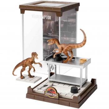 The Noble Collection Jurassic Park Velociraptor Bendyfig Diorama