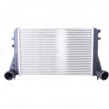 Intercooler NISSENS 96715, tipo de producto: intercooler, características: diseño optimizado para mejorar la eficiencia del motor, fabricado con materiales de alta calidad para una mayor durabilidad, compatible con diversas marcas y modelos de