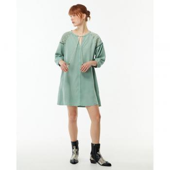 Kaftán de relajación Sfera - vestido ligero, diseño fluido, manga corta, escote en V, estampado colorido, tejido suave y cómodo
