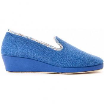 Zapatilla cerrada azul para mujer, cómoda y elegante