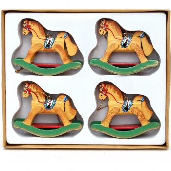 Dekohelden24 Precioso Colgante de Madera en un Juego de 4 Unidades, diseño: caballitos balancinos, Aprox. 7 cm.