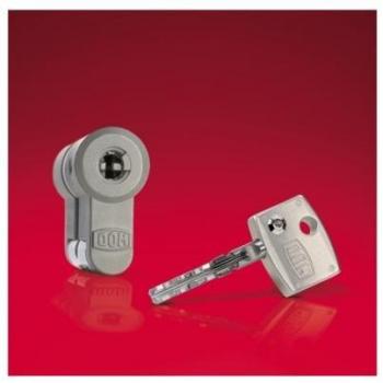 Cilindro de Seguridad DOM Diamant 30x40mm Leva Larga Acero Niquelado
