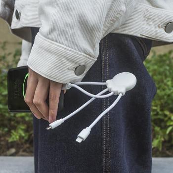 Cable 3 en 1 Xoopar Octopus USB A, Micro USB, USB C y Lightning 0.1m Blanco reciclado