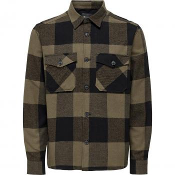 Camisa de hombre Only & Sons Overshirt Milo Check Marrón, estilo overshirt, diseño a cuadros, color marrón, fabricada en materiales suaves y cómodos, con cierre de botones y bolsillos laterales
