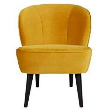 Sillón de terciopelo ocre 'Sara' con patas de madera negra