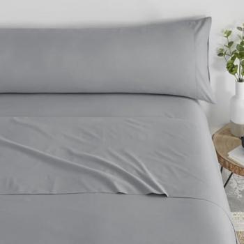 Juego de Sábanas Lisas Tres Piezas - Microfibra Extrasuave - Color Gris Claro - Medidas 135x190 y 135x200 - Fabricado en España
