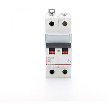 Interruptor Magnetotérmico BTicino 2P 25A Curva C 6kA FN82C25