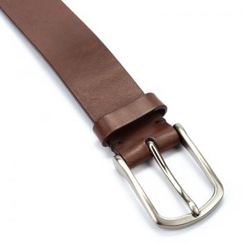 Cinturón de Piel Pikolinos con Diseño Elegante y Complementos MAC