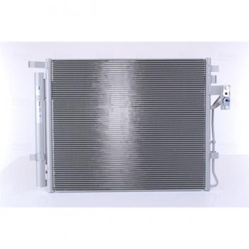 Condensador de aire acondicionado NISSENS 940272 con características de alta eficiencia, diseño optimizado para un mejor rendimiento, fabricado con materiales de calidad, compatible con múltiples modelos de vehículos y fácil instalación