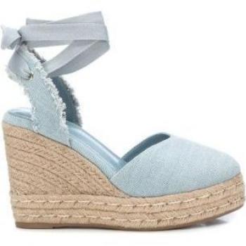 Alpargatas con cuña XTI 142760 para mujer en azul marino de piel vegana