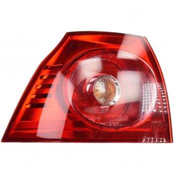Piloto trasero Van Wezel 5894931 con características de faro trasero, diseño específico para vehículos, fabricado en materiales duraderos y con tecnología de iluminación eficiente