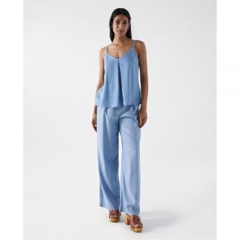 Pantalón ancho de mujer en light denim con efecto plisado