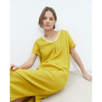 Vestido de mujer con manga corta y escote en pico