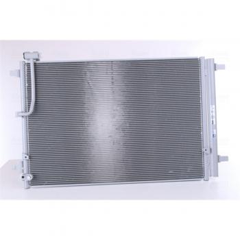 Condensador de aire acondicionado Nissens 940329 con alta eficiencia, diseño optimizado para un rendimiento superior, compatible con múltiples modelos de vehículos y fabricado con materiales de calidad para garantizar durabilidad