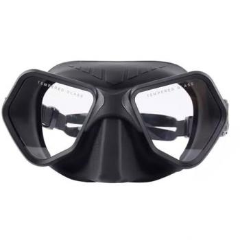 Máscara de Snorkel Spetton Intruder Negra con diseño ergonómico, visor panorámico, sistema antiempañamiento, válvula de drenaje y correa ajustable