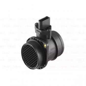 Bosch Sensor de flujo de aire 0 280 218 060, Medidor de masa de aire para vehículos Volkswagen Golf 4, Multivan 5 (7HM), Variant SEAT Leon I Hatchback, Toledo 2 Limousine