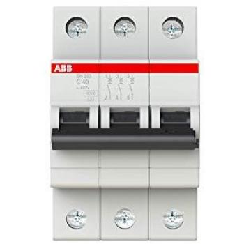 Interruptor Automático ABB SH203-C40 3P 40A Curva Tipo C Poder de Corte 6kA Compact Home Montaje en Carril DIN