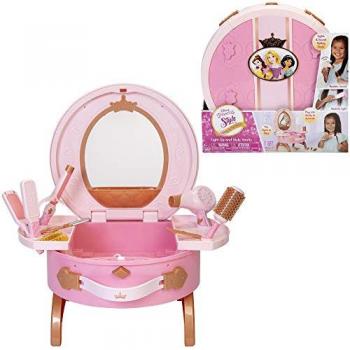 Set de Tocador de Viaje Princesas Disney con 8 Accesorios de Belleza, incluye elementos diseñados para niñas a partir de 3 años, presenta grandes detalles y temática de las Princesas Disney